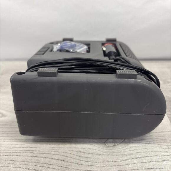 Grease Monkey 300psi 12V Portable Air Compressor - Picture 10 of 12